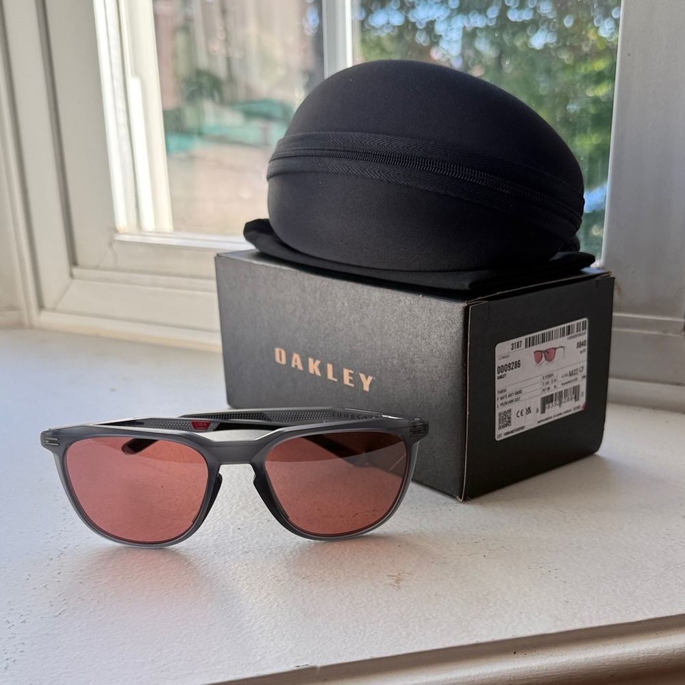 Oakley Thurso Matte Grey Smoke w/ Prizm Dark Golf Lenses - BRAND NEW